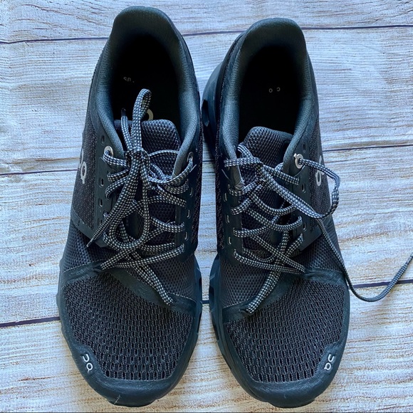 ON Running Cloudstratus Shoe - Picture 1 of 7